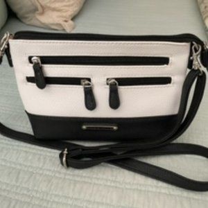 HAMPTON CASUAL CLUTCH MINI MULTI-PURPOSE-BLACK and White